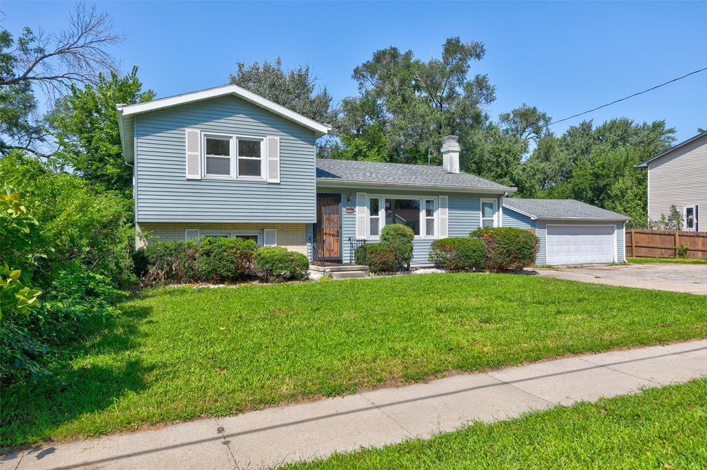 1432 Mccormick Street, Des Moines, IA 50316