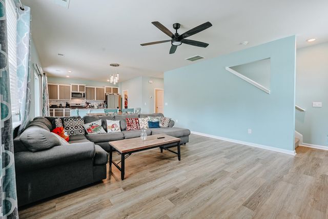 522 Royal Arch Dr., Conway, SC 29526