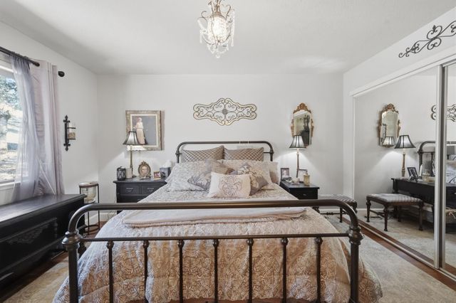 19135 Lake Forest Dr, Penn Valley, CA 95946
