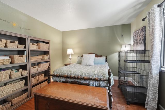 19135 Lake Forest Dr, Penn Valley, CA 95946