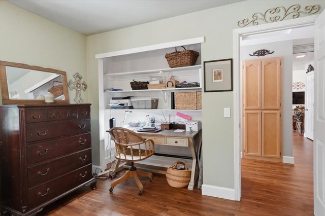 19135 Lake Forest Dr, Penn Valley, CA 95946