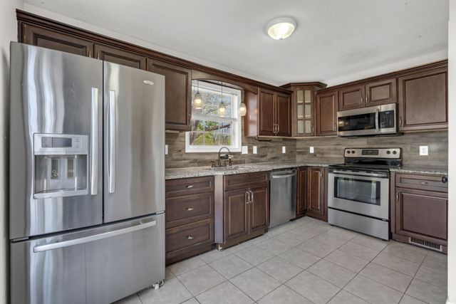 188 Whitehall Dr, Clarksville, TN 37042