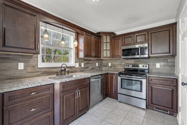 188 Whitehall Dr, Clarksville, TN 37042