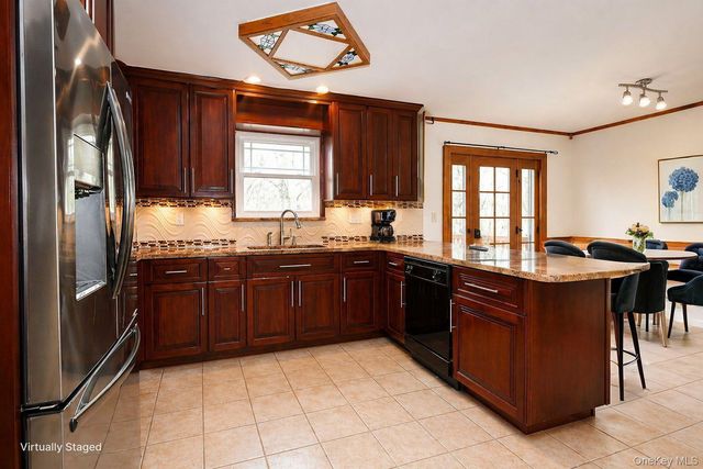 17 Yale Drive, Highland Mills, NY 10930