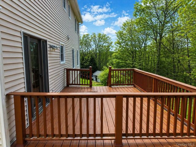 17 Yale Drive, Highland Mills, NY 10930