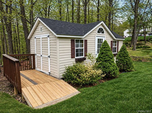 17 Yale Drive, Highland Mills, NY 10930