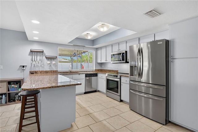 1305 SE 37th TER, Cape Coral, FL 33904