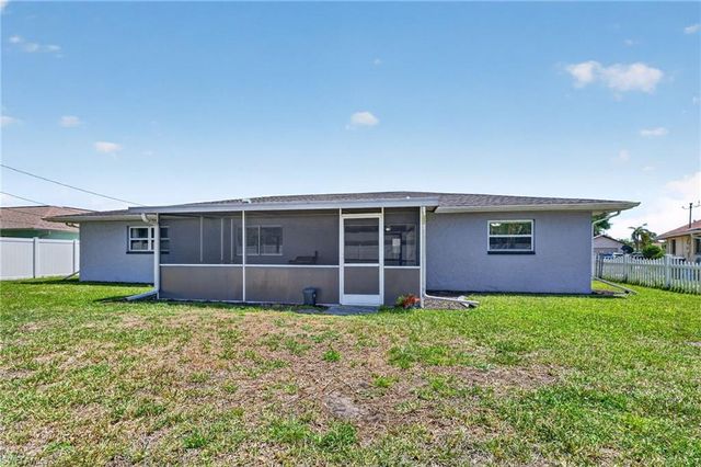 1305 SE 37th TER, Cape Coral, FL 33904