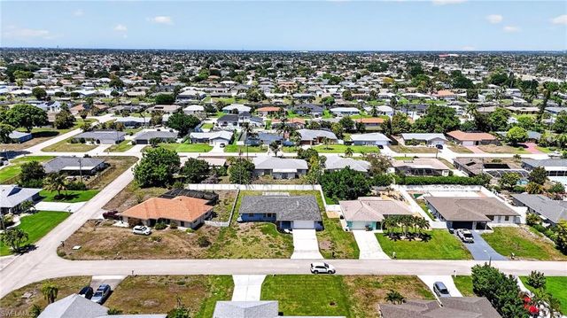 1305 SE 37th TER, Cape Coral, FL 33904