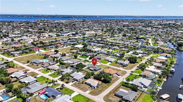 1305 SE 37th TER, Cape Coral, FL 33904