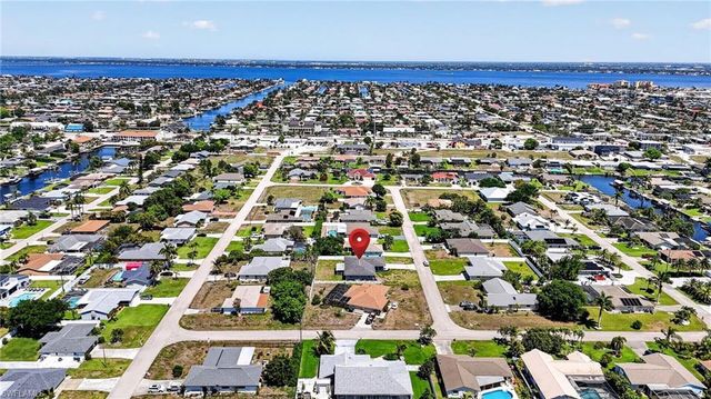 1305 SE 37th TER, Cape Coral, FL 33904
