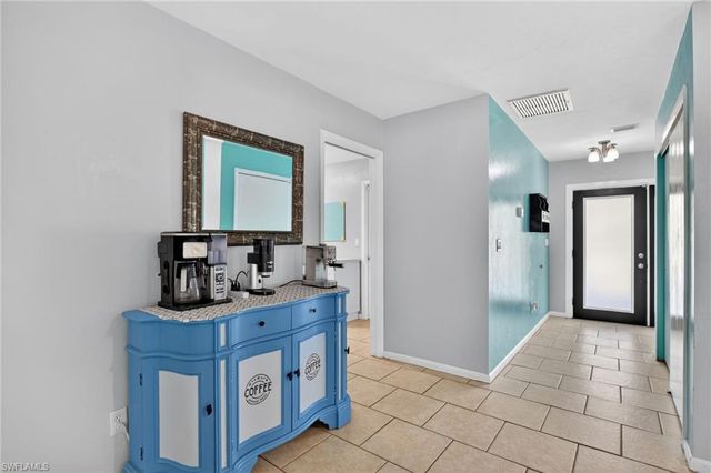 1305 SE 37th TER, Cape Coral, FL 33904