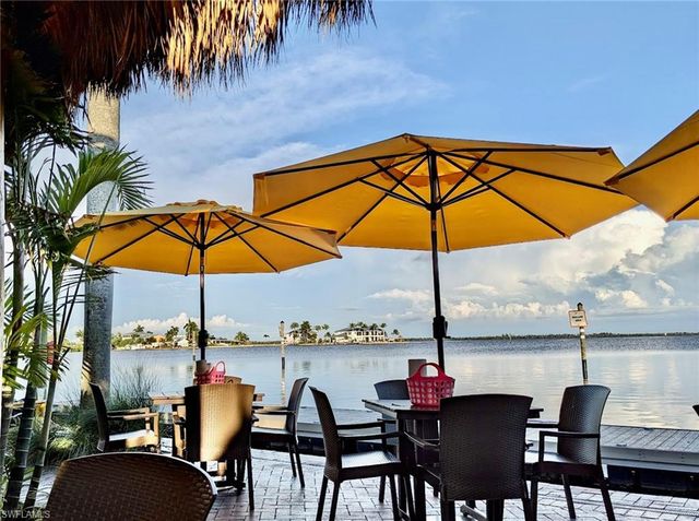 1305 SE 37th TER, Cape Coral, FL 33904