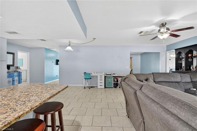 1305 SE 37th TER, Cape Coral, FL 33904