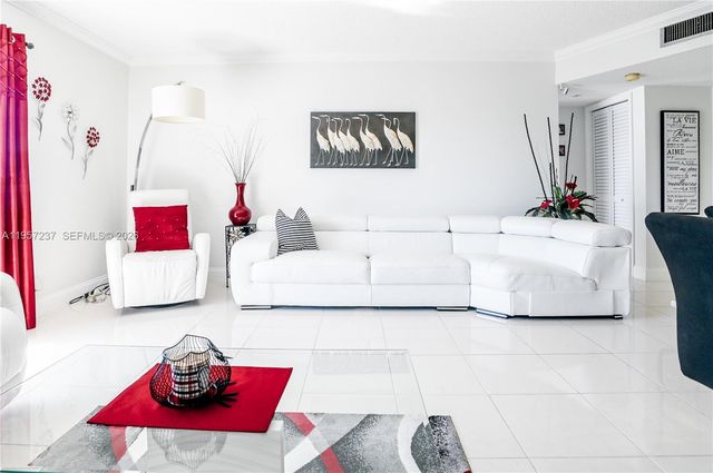 4751 NW 21st St 401, Lauderhill, FL 33313