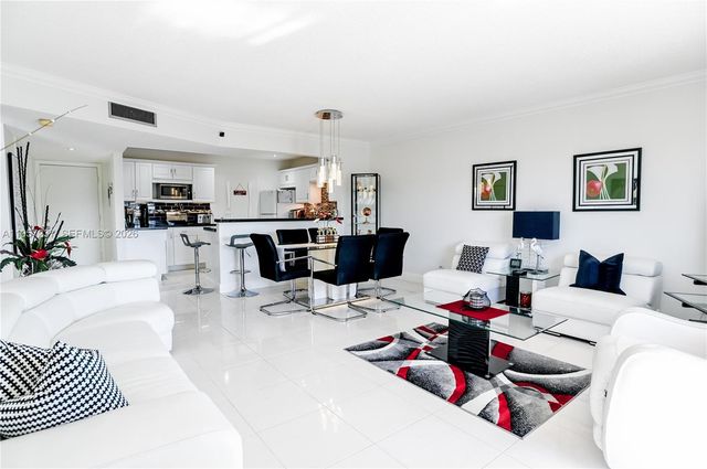 4751 NW 21st St 401, Lauderhill, FL 33313