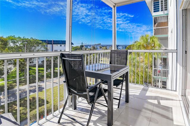 4751 NW 21st St 401, Lauderhill, FL 33313