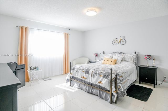 4751 NW 21st St 401, Lauderhill, FL 33313