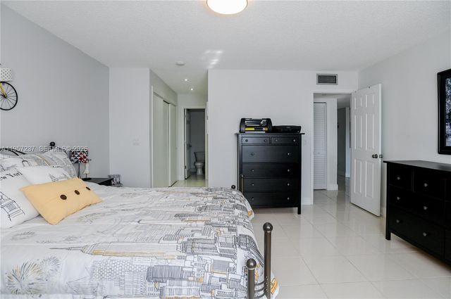 4751 NW 21st St 401, Lauderhill, FL 33313