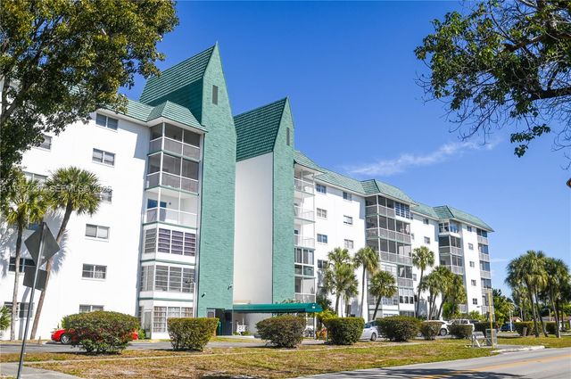 4751 NW 21st St 401, Lauderhill, FL 33313