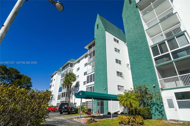 4751 NW 21st St 401, Lauderhill, FL 33313