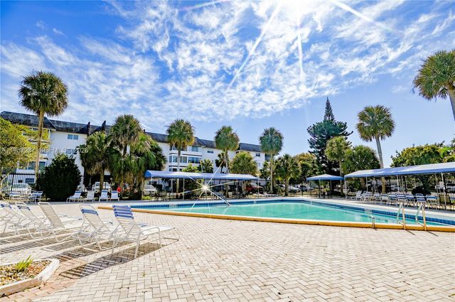 4751 NW 21st St 401, Lauderhill, FL 33313