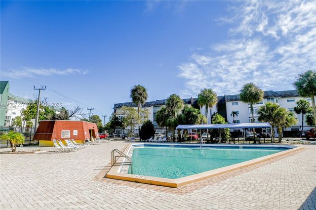 4751 NW 21st St 401, Lauderhill, FL 33313