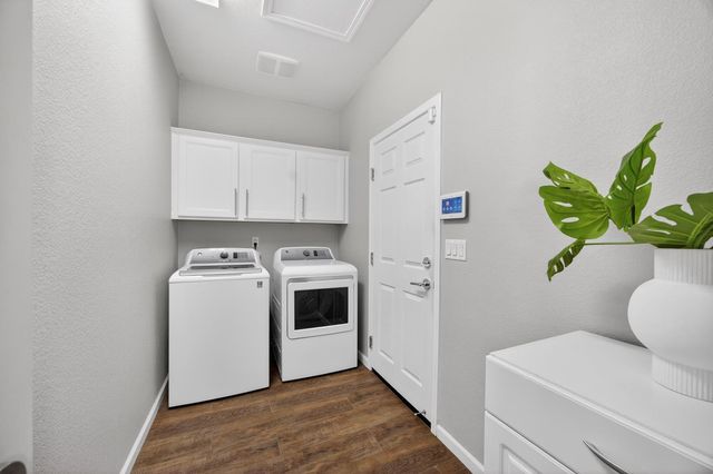 5731 Lolet Way, Sacramento, CA 95835