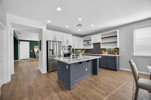 5731 Lolet Way, Sacramento, CA 95835