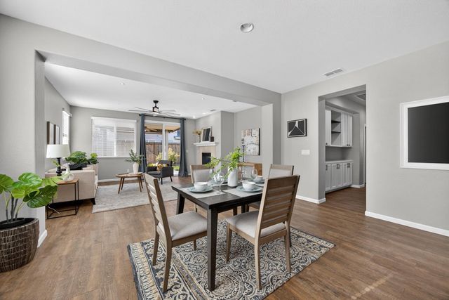 5731 Lolet Way, Sacramento, CA 95835