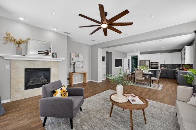 5731 Lolet Way, Sacramento, CA 95835