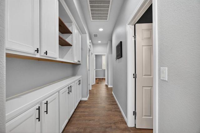 5731 Lolet Way, Sacramento, CA 95835