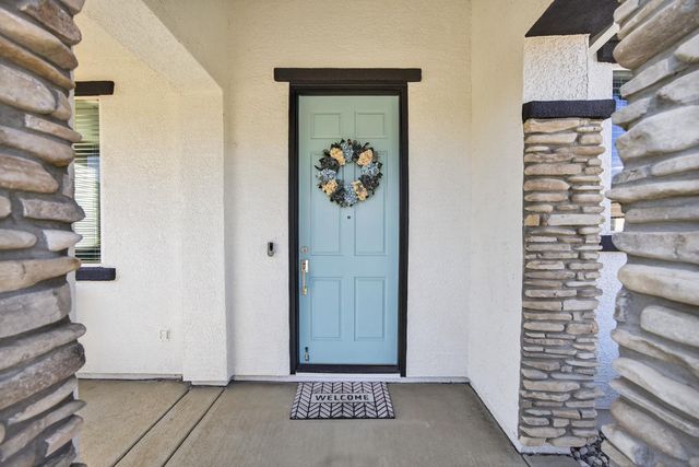 5731 Lolet Way, Sacramento, CA 95835