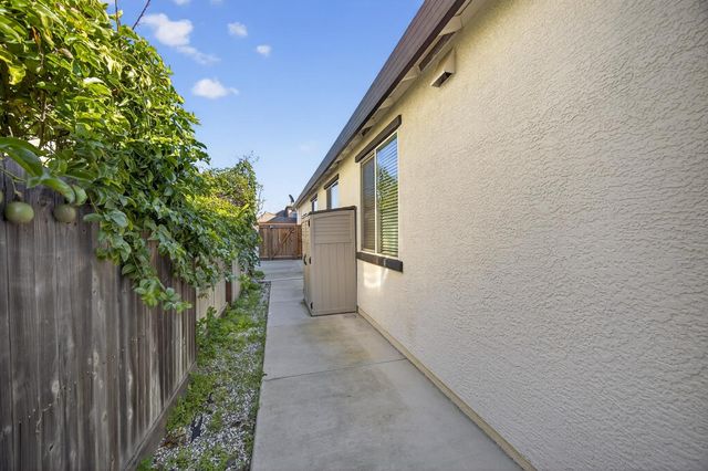 5731 Lolet Way, Sacramento, CA 95835