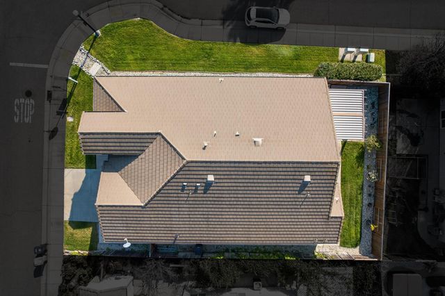 5731 Lolet Way, Sacramento, CA 95835