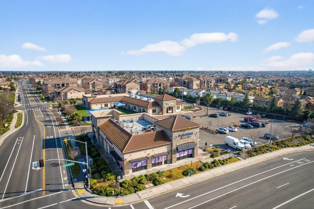 5731 Lolet Way, Sacramento, CA 95835