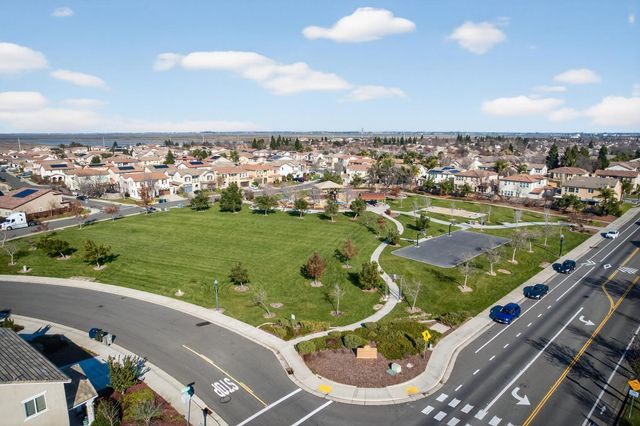 5731 Lolet Way, Sacramento, CA 95835