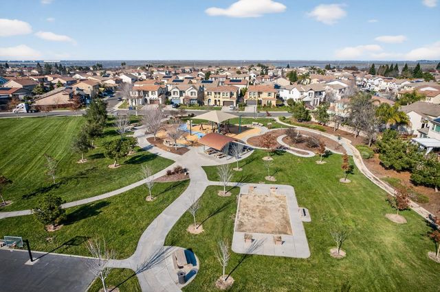 5731 Lolet Way, Sacramento, CA 95835