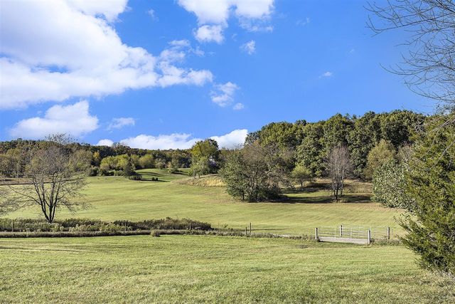 6211 Cannonsburg Road, Belmont, MI 49306