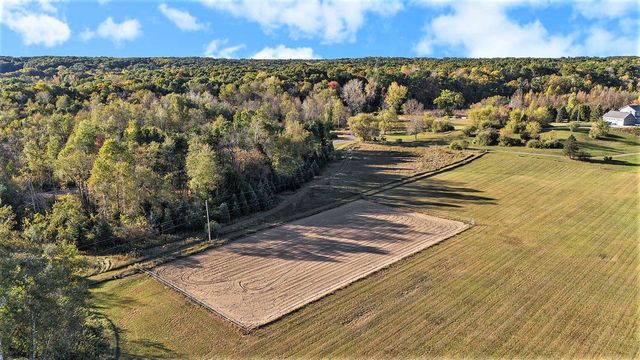 6211 Cannonsburg Road, Belmont, MI 49306