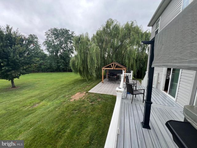 1046 ALANDALE DRIVE, Chambersburg, PA 17202