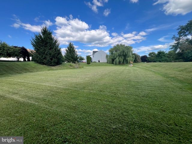 1046 ALANDALE DRIVE, Chambersburg, PA 17202