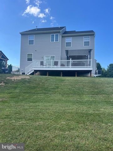 1046 ALANDALE DRIVE, Chambersburg, PA 17202