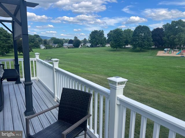 1046 ALANDALE DRIVE, Chambersburg, PA 17202