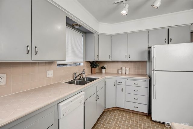 4606 NE 47th Street, Seattle, WA 98105