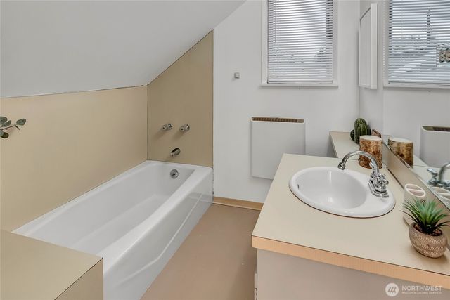 4606 NE 47th Street, Seattle, WA 98105