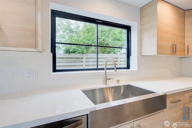 4606 NE 47th Street, Seattle, WA 98105