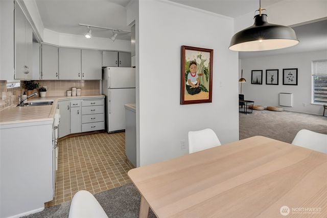 4606 NE 47th Street, Seattle, WA 98105