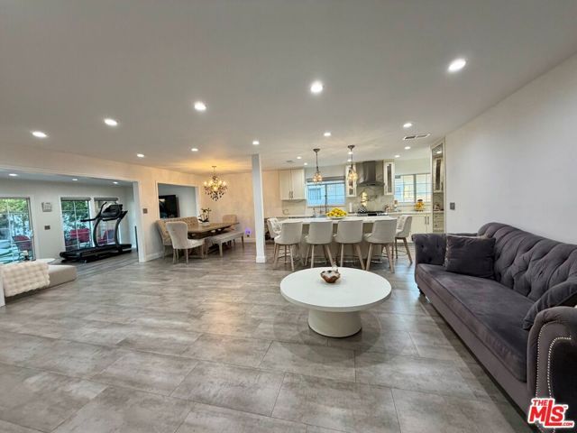 7748 Ethel Avenue, North Hollywood (los Angeles), CA 91605