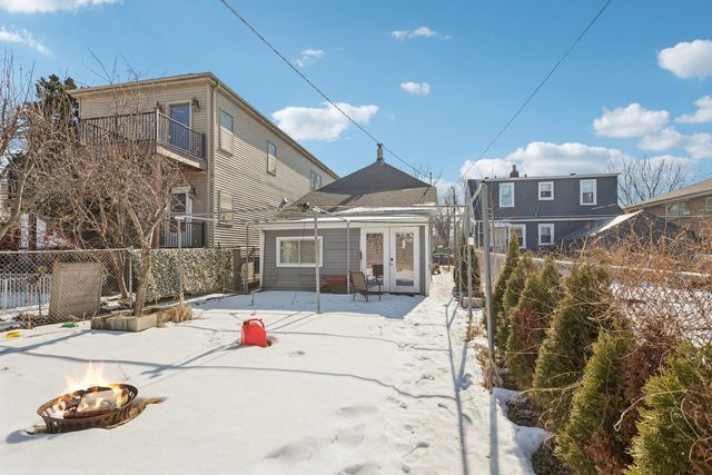 2115 Emerson Street, Evanston, IL 60201